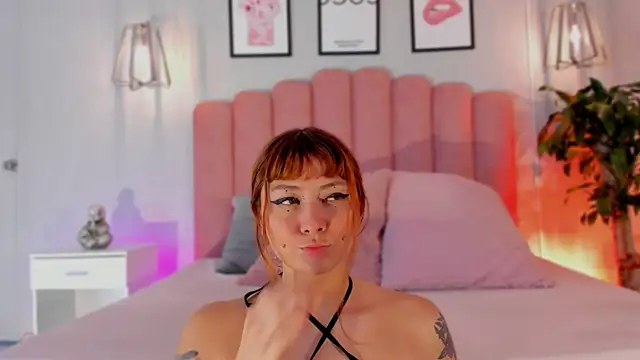 raven black  online show from October 3, 2025, 2:03 pm