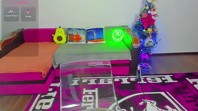 MiaKiittyy online show from December 19, 2025, 1:23 am