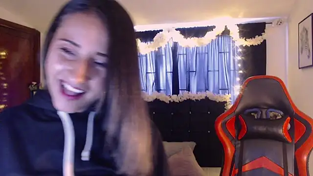 Sofia-mel online show from October 4, 2025, 5:33 pm