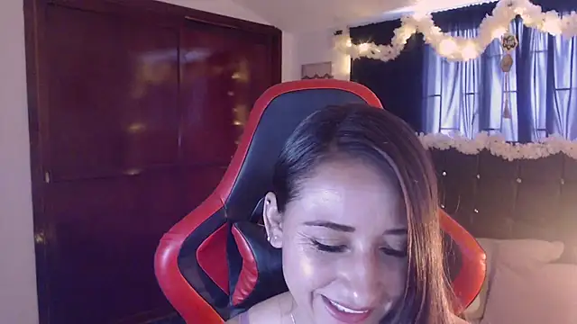 Sofia-mel online show from October 28, 2025, 3:47 pm