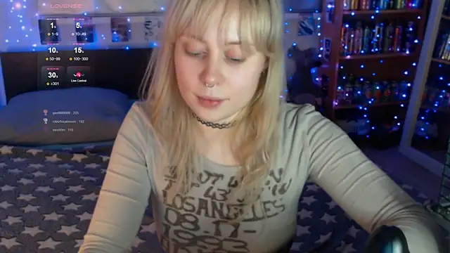 Snapshot of s1lvercherub chatting on May 16, 2026, 8:18 pm s1lvercherub online show from May 16, 2026, 8:18 pm