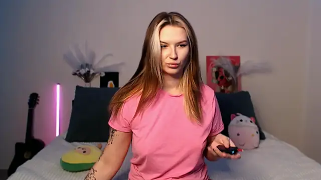 Snapshot of EileenKenner chatting on December 5, 2025, 5:31 pm EileenKenner online show from December 5, 2025, 5:31 pm