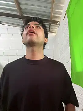 Axel-Mejia online show from October 8, 2025, 8:06 pm