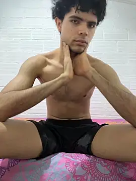 Axel-Mejia online show from October 11, 2025, 3:32 pm