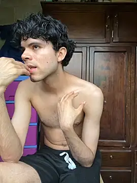 Axel-Mejia online show from November 4, 2025, 12:59 pm