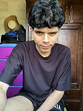 Axel-Mejia online show from November 10, 2025, 6:29 pm