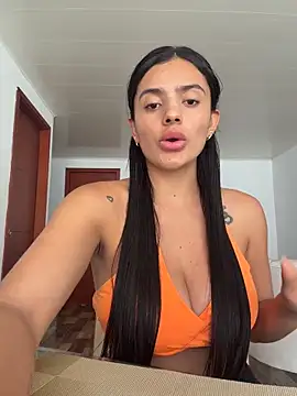 Snapshot of AnaaFaith_ chatting on April 22, 2026, 7:04 pm AnaaFaith online show from April 22, 2026, 7:04 pm