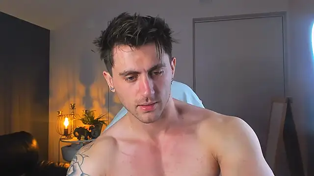 Oscar Miller  online show from October 19, 2025, 9:04 pm