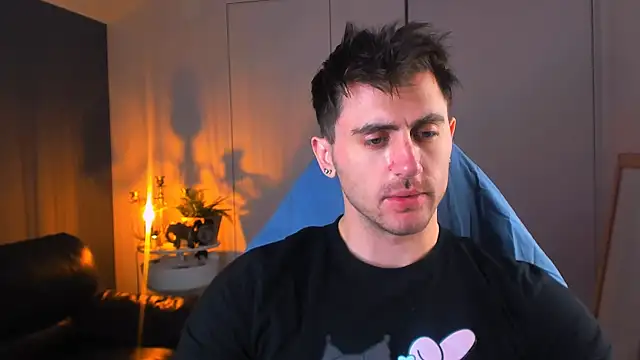 Oscar Miller  online show from October 20, 2025, 8:53 pm