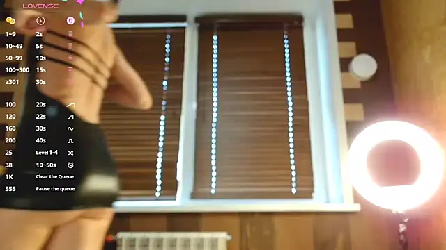 Snapshot of MaryOne__ chatting on October 5, 2025, 6:45 am MaryOne online show from October 5, 2025, 6:45 am