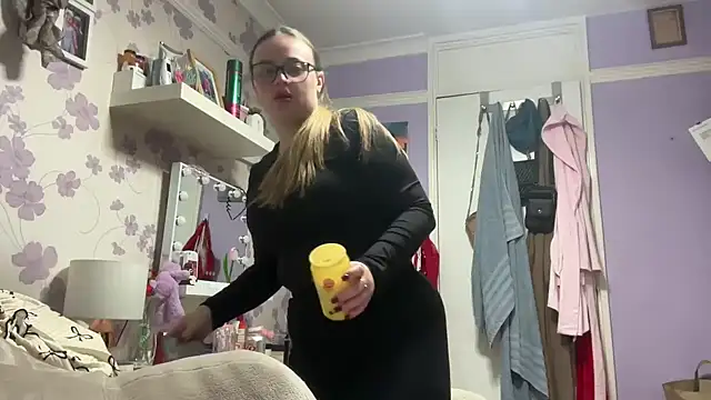 Snapshot of SexySashaxox chatting on February 2, 2026, 3:55 pm SexySashaxox online show from February 2, 2026, 3:55 pm