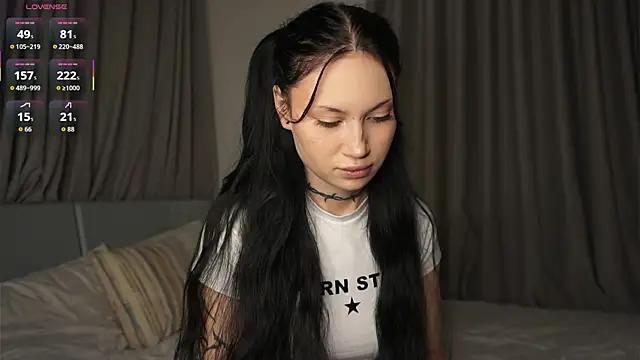 Snapshot of Alice_1n_Wonderland_ chatting on October 18, 2025, 2:51 pm Alice 1n Wonderland online show from October 18, 2025, 2:51 pm