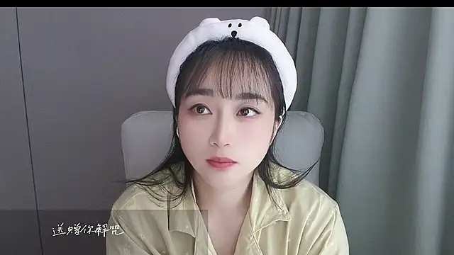 Honeysexy-1 online show from October 23, 2025, 6:13 am