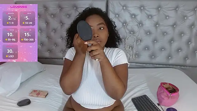 angiellam online show from October 19, 2025, 1:56 pm