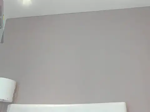 KendraChavez  online show from September 17, 2025, 9:27 pm