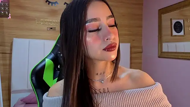 Abril Velvet a  online show from November 26, 2025, 12:39 pm