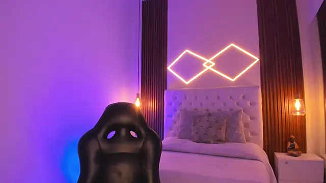 ZamabyCrucie online show from February 3, 2026, 2:53 am