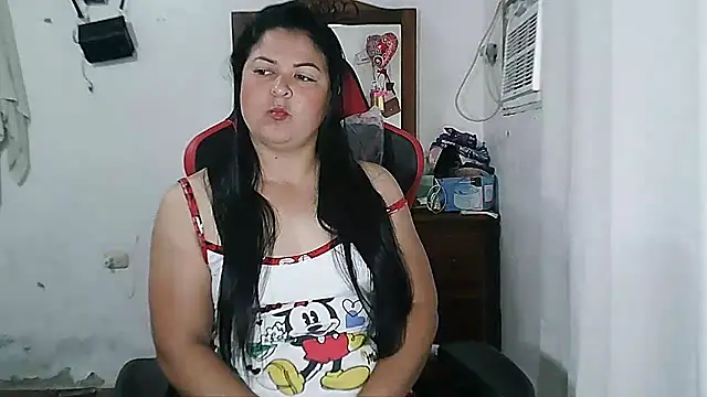 anapaulaa online show from September 10, 2025, 9:37 pm