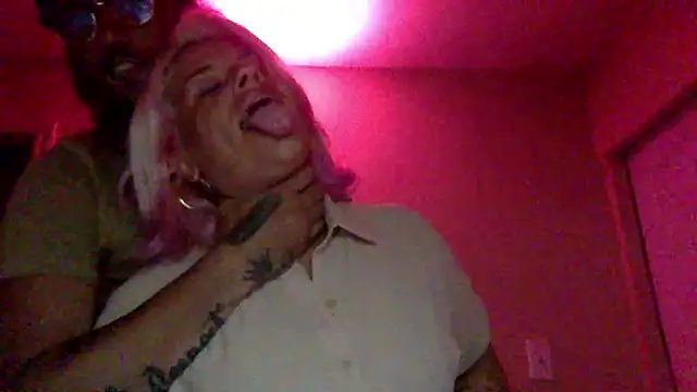 toomuchofafreak online show from April 27, 2026, 3:48 am