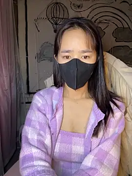 TiNa 04 online show from November 22, 2025, 11:04 pm