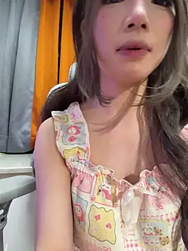 Snapshot of Yiyi-707 chatting on April 23, 2026, 2:08 pm Yiyi-707 online show from April 23, 2026, 2:08 pm