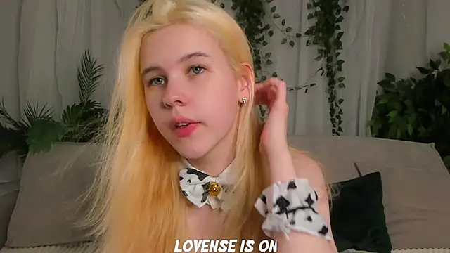 ElizSpieth online show from October 29, 2025, 1:24 pm