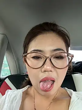 feifei 521 online show from September 22, 2025, 1:51 am