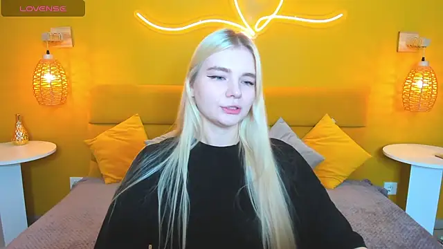 RuthBryant online show from November 16, 2025, 1:00 am