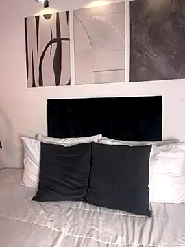 Snapshot of izzyvega__ chatting on October 22, 2025, 1:28 am izzyvega online show from October 22, 2025, 1:28 am