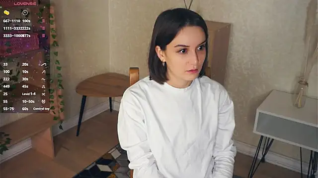 EliseMilby online show from December 19, 2025, 7:26 am