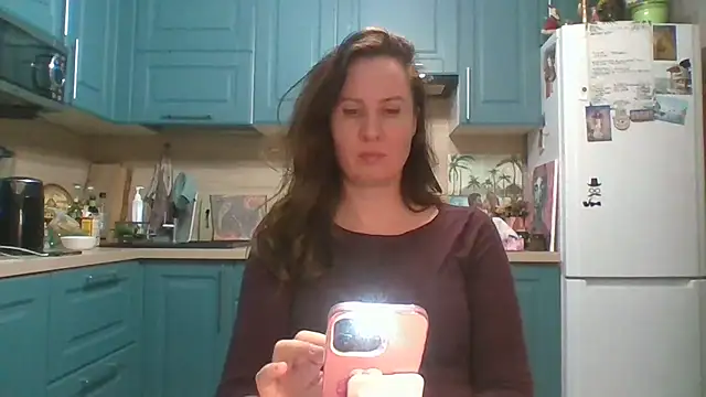 ALICAINWONDERLAND online show from April 17, 2026, 9:18 pm