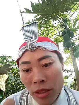 CoMay003 online show from January 19, 2026, 9:13 am