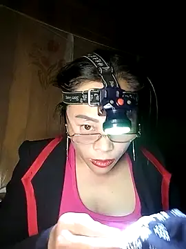 CoMay003 online show from February 6, 2026, 3:04 pm