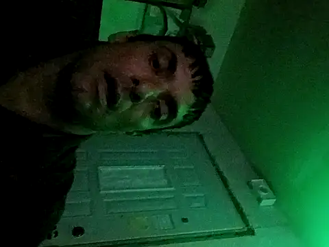 Snapshot of dicinyou80 chatting on March 21, 2026, 3:11 am dicinyou80 online show from March 21, 2026, 3:11 am