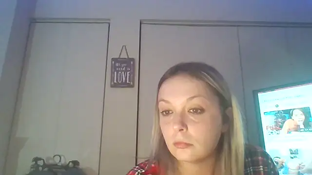 Candykissesxoxo online show from December 23, 2025, 6:33 am