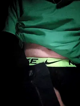 Snapshot of Romance32 chatting on November 22, 2025, 11:26 pm Romance32 online show from November 22, 2025, 11:26 pm