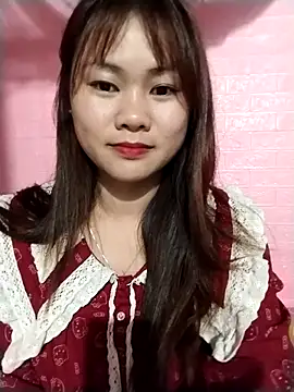 Snapshot of Sisi_dy01 chatting on April 24, 2026, 7:33 am Sisi dy01 online show from April 24, 2026, 7:33 am