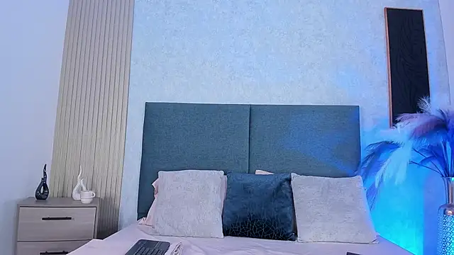 Snapshot of Laura_Ivy chatting on February 5, 2026, 1:27 pm Laura Ivy online show from February 5, 2026, 1:27 pm