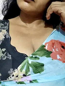 Snapshot of spicysuhana chatting on August 1, 2026, 7:35 pm spicysuhana online show from August 1, 2026, 7:35 pm