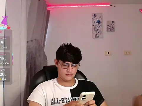 yesitwink  online show from March 16, 2026, 11:09 pm