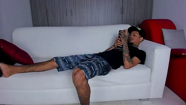 Snapshot of Hot_destructionXxx18 chatting on October 11, 2025, 7:34 pm Hot destructionXxx18 online show from October 11, 2025, 7:34 pm