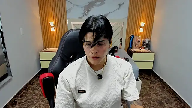 KAROLLJONES1 online show from January 5, 2026, 7:28 pm