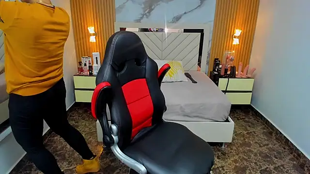 KAROLLJONES1 online show from February 5, 2026, 7:18 pm