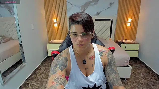 KAROLLJONES1 online show from March 19, 2026, 7:29 pm