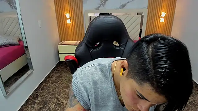 KAROLLJONES1 online show from March 25, 2026, 7:31 pm