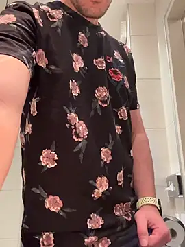 Snapshot of bigcockjohnxxxxx chatting on November 28, 2025, 2:09 pm bigcockjohnxxxxx online show from November 28, 2025, 2:09 pm