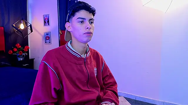 Room 69x online show from September 8, 2025, 4:50 pm