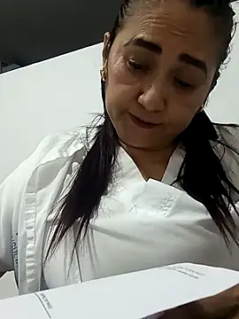 Snapshot of linda_luna29 chatting on November 13, 2025, 11:25 pm linda luna29 online show from November 13, 2025, 11:25 pm