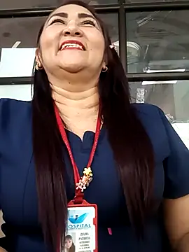 linda luna29 online show from December 17, 2025, 8:59 pm