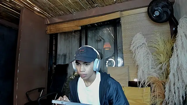 AlanCutee online show from December 16, 2025, 11:37 am